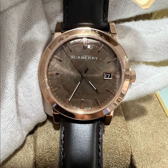 NIB Brown Leather Burberry Watch - Picture 1 of 7